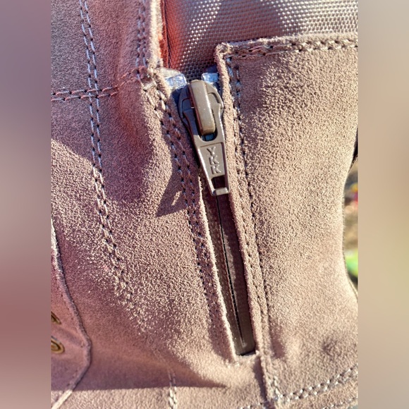 Baretraps Yasmen Brown Orange Rain Snow Boots Women's Size 9 NWT - Picture 8 of 11